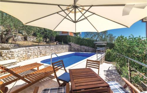 Businci House | Four-Bedroom Holiday Home In Okrug Gornji