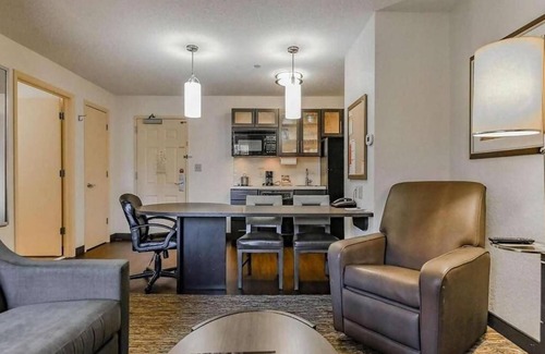 Schiller Park Hotel | FOUR Large 1BR Suites with Full Kitchen, Free Shuttle Chicago O'Hare Airport!