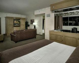 Downtown Las Vegas Resort | Four Queens Hotel and Casino