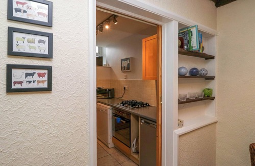 Staveley Cottage | FOX BARN, pet friendly, character holiday cottage in Staveley