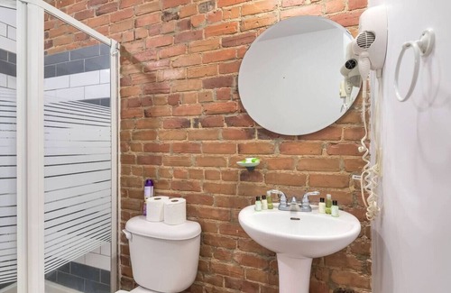 Quartier des Spectacles Apartment | Fox Hotel Palais Des Congres II