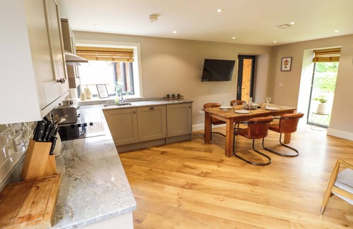 Mappleton House | FOX'S DEN, pet friendly, character holiday cottage in Burton Pidsea