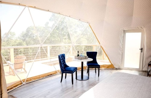 Eureka Springs House | Fox Wood Dome w/Indoor Jacuzzi & Mountain Views