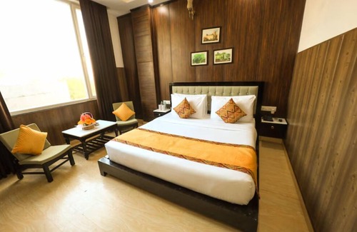 Tagore Nagar Hotel | Foxoso Fiori Hotel