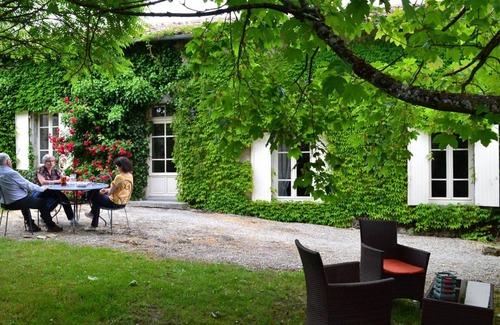 Lignieres-Sonneville Cottage | Charming Cottage in Cognac Vineyards with Pool, Fireplace & Enclosed Garden