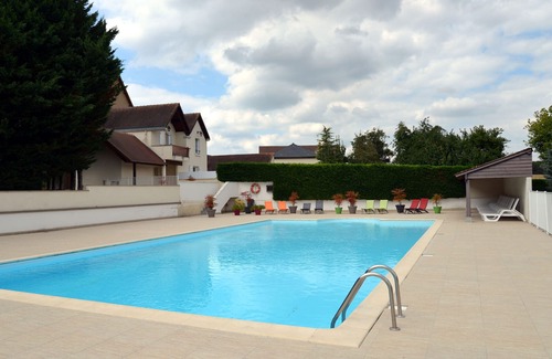 Faverolles Cottage | Spacious Cottage near Valençay with Shared Heated Pool, Tennis & Lake Access