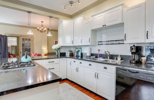 Franklin House | Franklin Home w/Deck, Creek Views: Walk to Shops