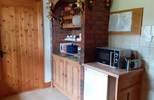 Garrykennedy House | FRAOCH COTTAGE, family friendly in Garrykennedy, County Tipperary