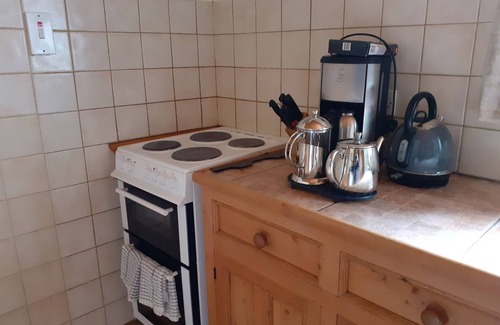 Garrykennedy House | FRAOCH COTTAGE, family friendly in Garrykennedy, County Tipperary