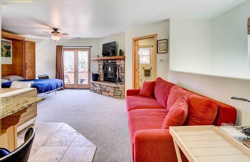 Frazier Park Apartment | Frazier Park Vacation Rental w/ Game Room & Views!