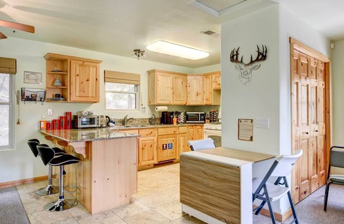 Frazier Park Apartment | Frazier Park Vacation Rental w/ Game Room & Views!