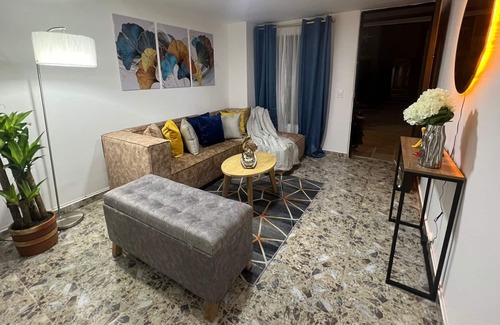 Santa Fe Apartment | Free airport pickup, BBQ, patio, and gym 1 block away