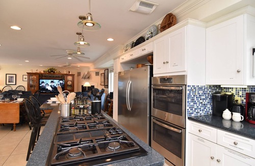 Rehoboth by the Sea House | FREE CHEF OR BONFIRE WITH MINIMUM 3 NIGHT STAY! ROOFTOP POOL & HOT TUB ALL YEAR!