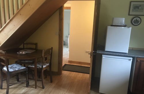 Pentrefelin Cottage | Free fishing; dog friendly; Castle views; sleeps 4 Brecon Beacons National Park