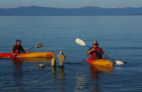 Regional District of Nanaimo Resort | FREE kIds kayak included with Beachfront 2bdrm Hot tub, bonfires, oysters/clams