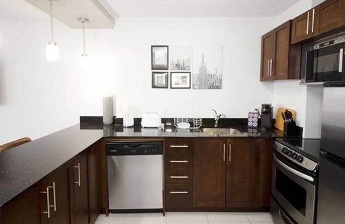 Downtown Winnipeg Apartment | Free Parking & Wi-Fi! Downtown Studio Suite