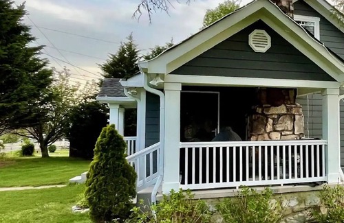 Lookout Mountain Cottage | Free S'mores October! See Details in the Property Description!