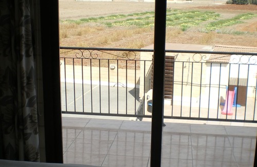 Liopetri House | FREE WI-FI, LOVELY HOUSE WITH COMMUNAL POOL SET IN THE VILLAGE OF LIOPETRI