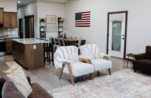 Rogersville House | Freedom Quartersnn~Farm Setting~