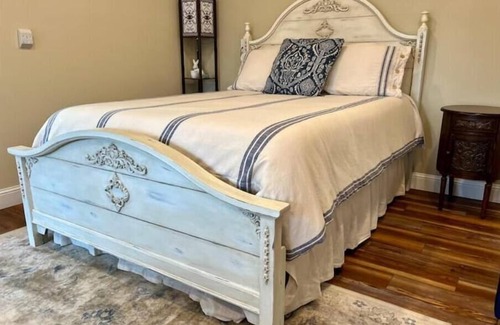 Bloomington House | French Country Guest HousenEasy access to Brown County and IU