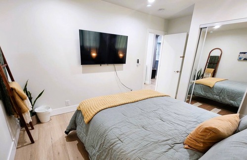 Garden Grove House | Freshly remodeled cozy home near Disneyland and hot attractions