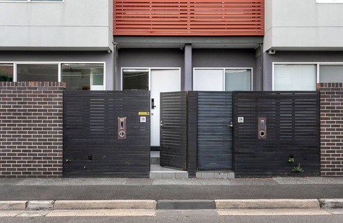 Abbotsford House | Freshly renovated - super spacious - walk to CBD