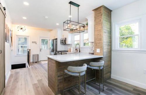 South Bend House | Freshly Updated 5BR/2.5B 5min to ND Stadium