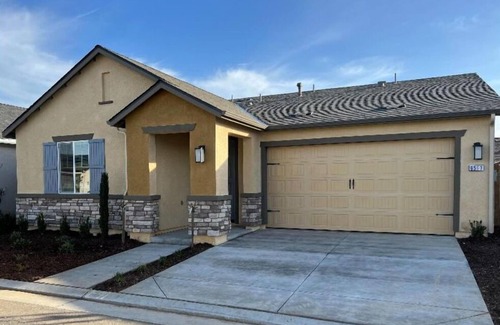 Raisin House | Fresno/Clovis 2023 Construction! Designer furnished, Single-Story.