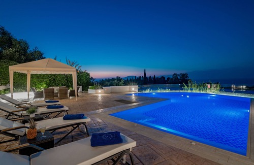 Akrotiri Villa | Frido Luxury Villa - 600 Sqm