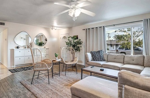 Cavalier Vista House | Friendly Lounge w/ Pool & Grill - 5 Mins from Old Town