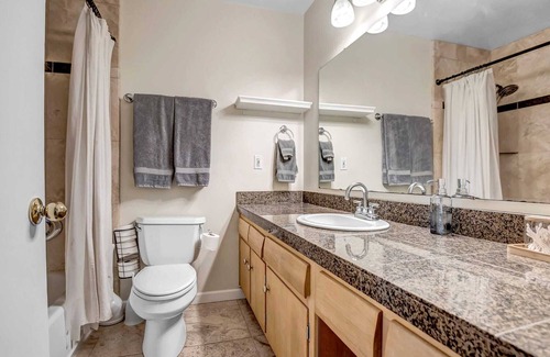 Cavalier Vista House | Friendly Lounge w/ Pool & Grill - 5 Mins from Old Town