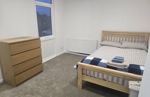 Northampton House | Friendly Retreat at Windermere Way Upto 6 Guests