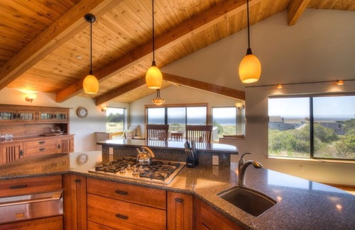 Sea Ranch House | Friends and family will love staying at Tranquility Base in the Sea Ranch