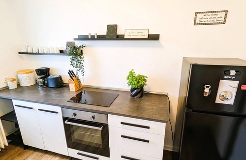 Kirchditmold Apartment | Frisch Sanierte Wohnung mit 2 Schlafzimmer, Balkon und Fernblick!