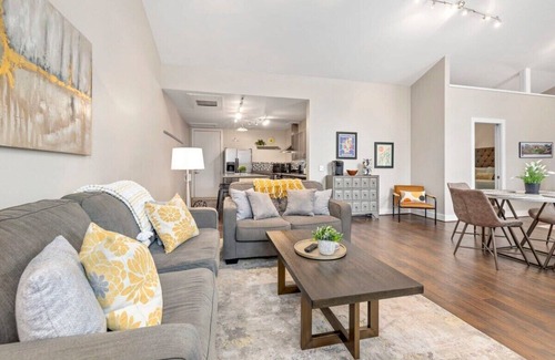 Fayetteville Apartment | Frisco Stay - 0.1 mi to MTB trail Walk to DT Fay