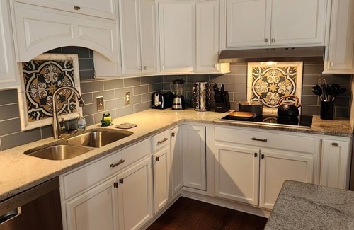 Inman House | Frog Haven on Lake Bowen