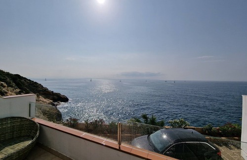 Torrenova House | Front Line Townhouse With Direct sea Access