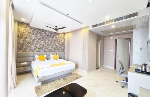 Ujjain Hotel | FRONT SEA VIEW - SWIMMING-POOL -HOTEL THE BAY SUITES - PURI - Lift-Parking - Restaurant - Breakfast Included