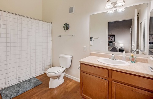 Renaissance Place Apartment | FRONTDESK 1010 Central Apts Downtown Indy