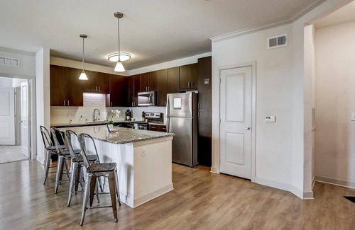 Golden Glades - The Woods Apartment | Frontdesk | 2 BR 10 minutes from the beach
