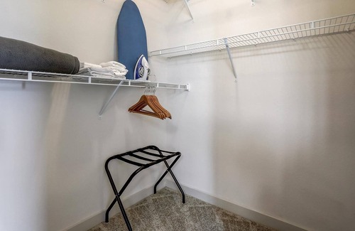 Golden Glades - The Woods Apartment | Frontdesk | 2 BR 10 minutes from the beach