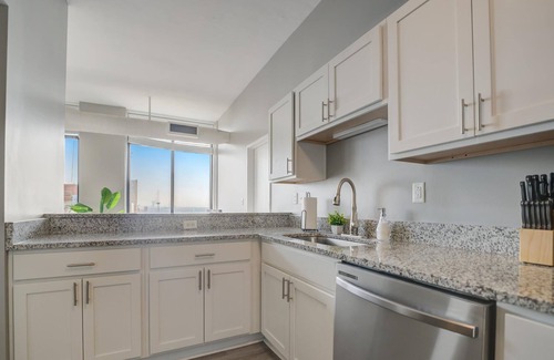 Gateway District Apartment | Frontdesk | 2 BR Apt by Rocket Mortgage Fieldhouse