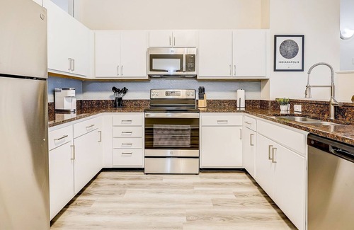 Mile Square Apartment | Frontdesk | 2 BR Apt near Indiana War Memorial
