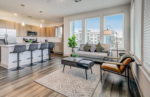 Deerwood Apartment | Frontdesk | 2 BR Apt Minutes to Beaches & Golf