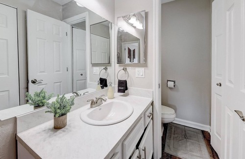 South Bend Apartment | FRONTDESK Castle Point Apts Georgetown South Bend