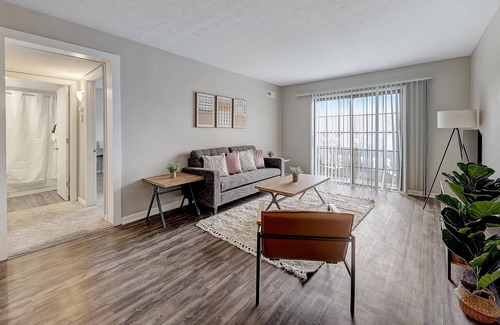South Bend Apartment | FRONTDESK Castle Point Apts Georgetown South Bend