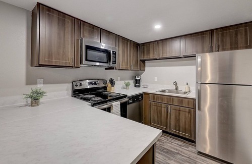 South Bend Apartment | FRONTDESK Castle Point Apts Georgetown South Bend
