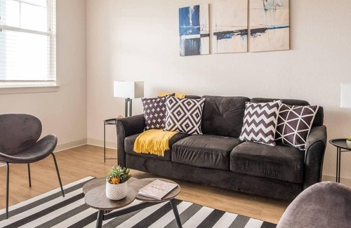 Golden Glades - The Woods Apartment | Frontdesk | Trendy 1BR Apt w/ Balcony
