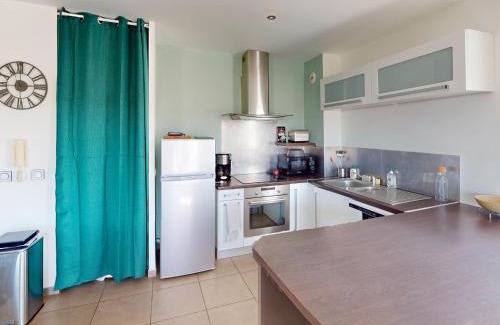 Frontignan Apartment | Frontignan : Appartement 2 pièces avec terrasse, parking, proche plage et commerces - FR-1-785-5