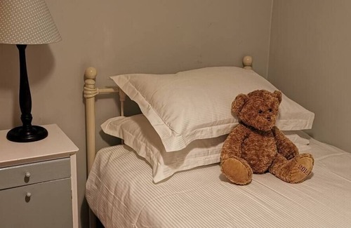 Scarborough Cottage | Fryer's Cottage - Seamer Main Street